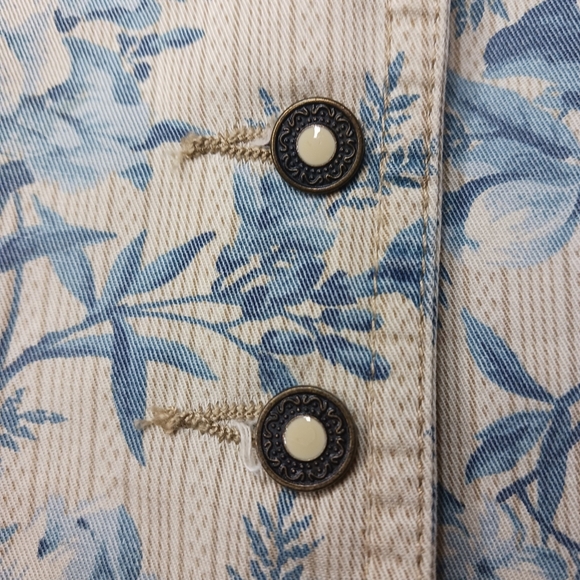 Lizwear Denim Vest Blue Floral - Picture 3 of 5